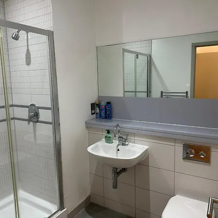 Two Bedroom Apartment In The Heart Of The City Manchester Exterior foto