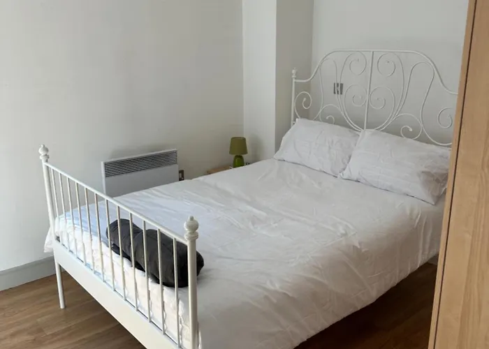 Two Bedroom Apartment In The Heart Of The City