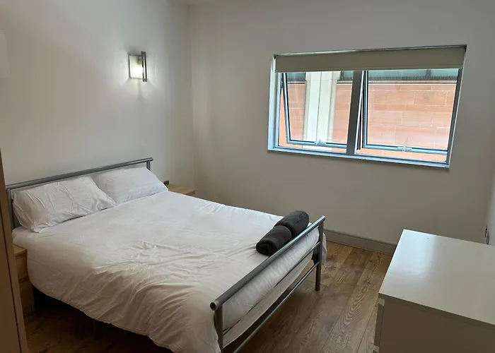 Two Bedroom Apartment In The Heart Of The City